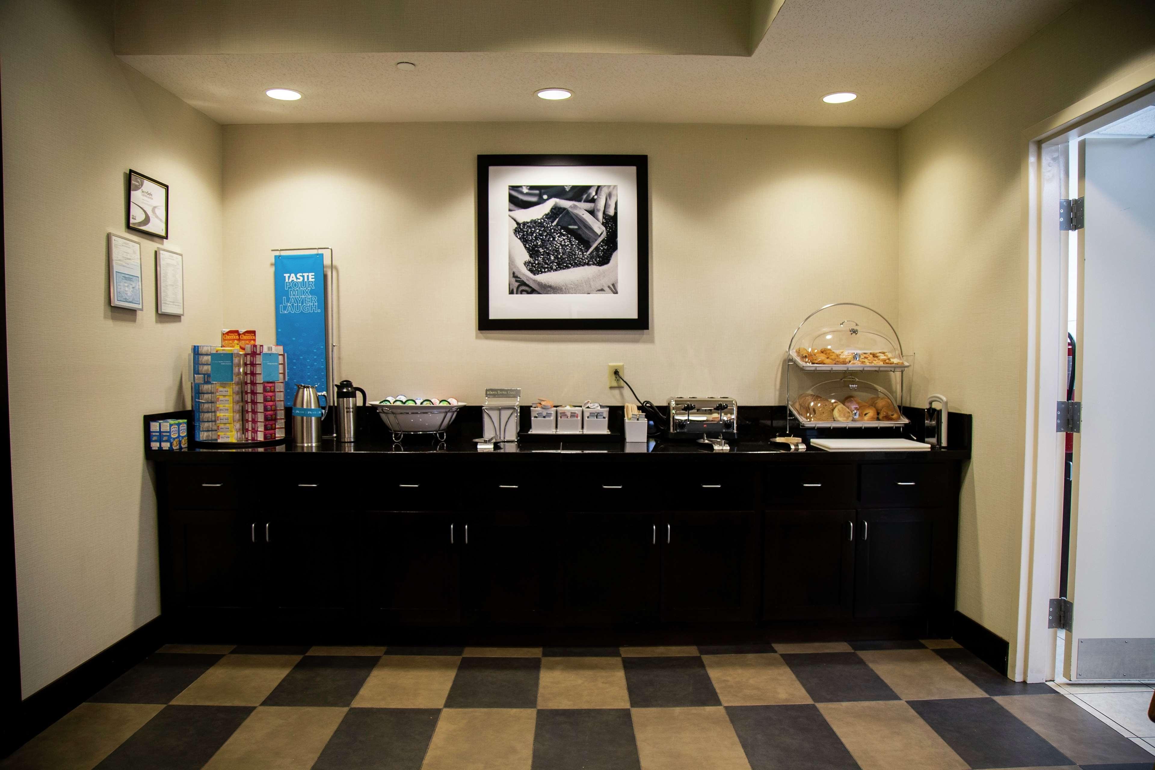 Hampton Inn & Suites Sharon West Middlesex Kültér fotó