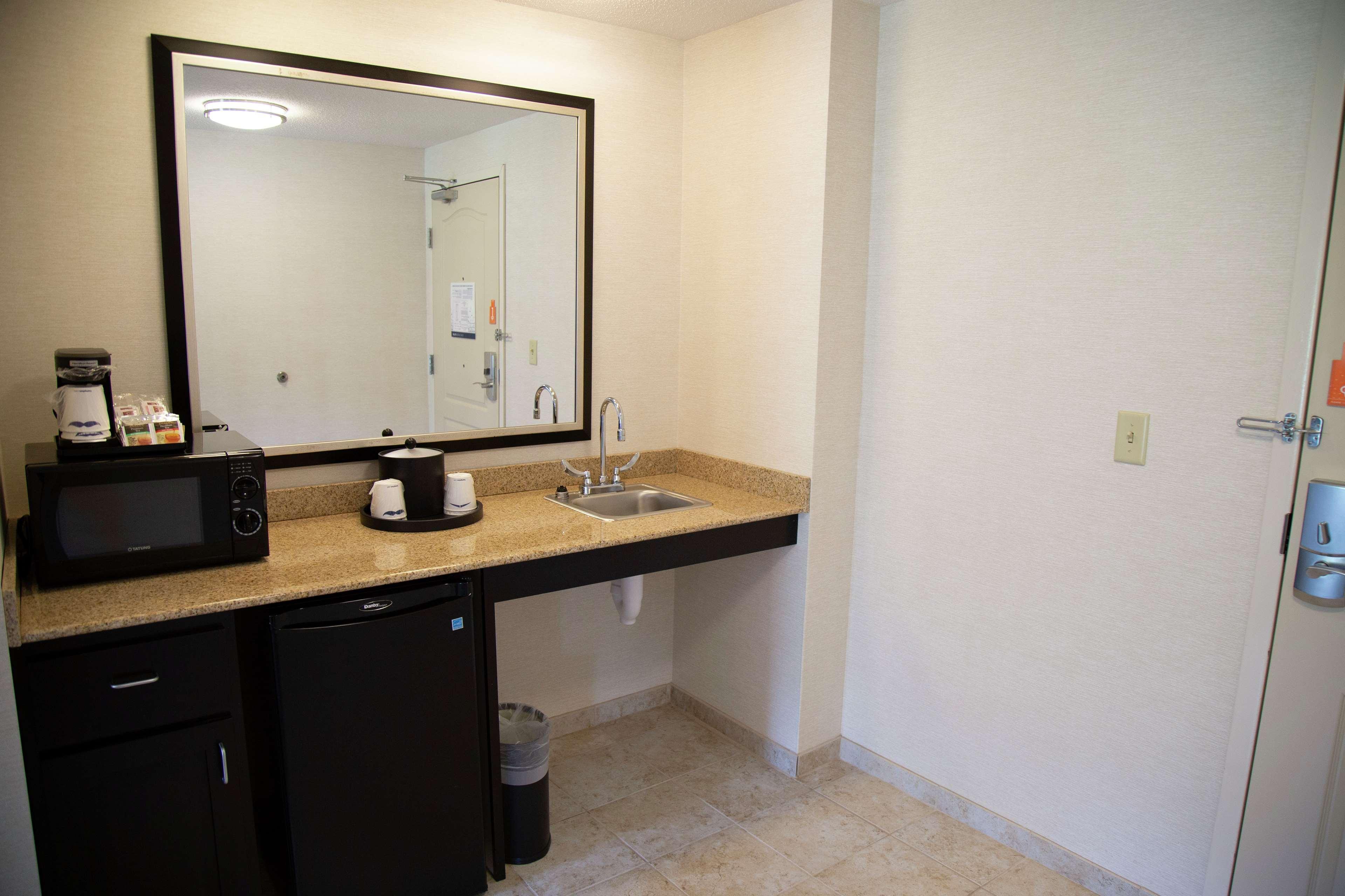 Hampton Inn & Suites Sharon West Middlesex Kültér fotó